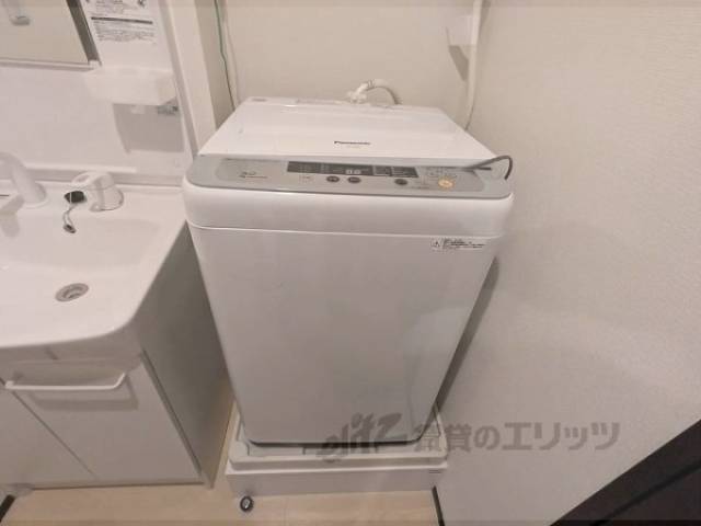 洗濯機置場　洗濯機