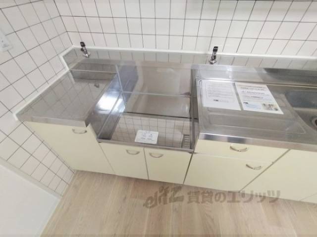 キッチン　コンロ置き場