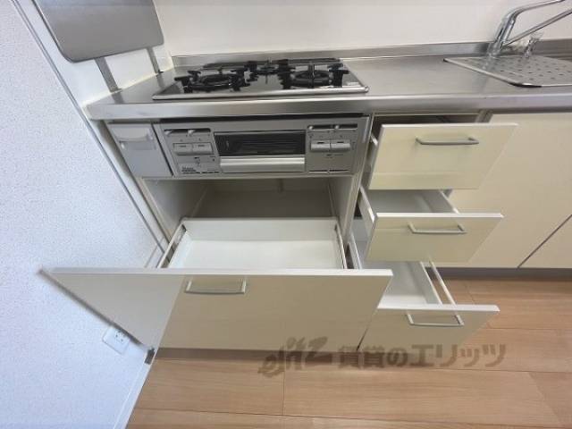 キッチン　収納