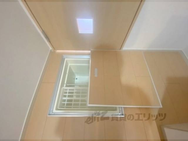 キッチン　床下収納