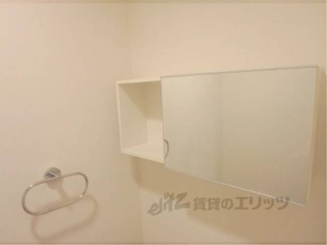 トイレ　上部収納