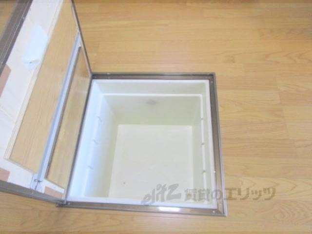 キッチン　床下収納