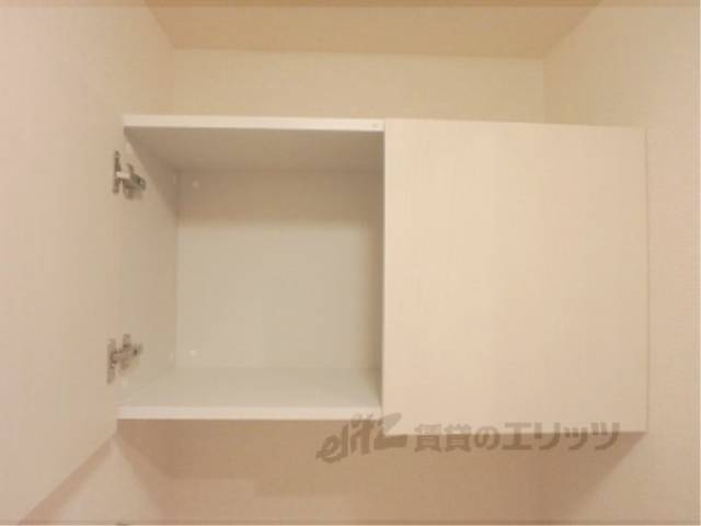 トイレ　上部棚