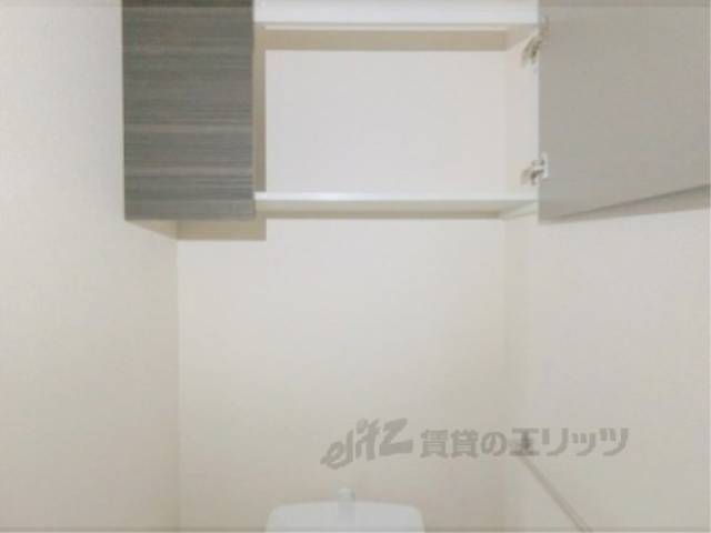 トイレ　上部棚
