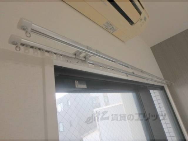 カーテンレール