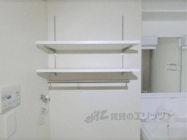 洗濯機置場　上部棚