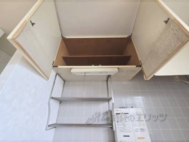 キッチン　上収納