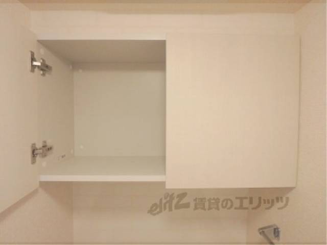 トイレ　上部収納