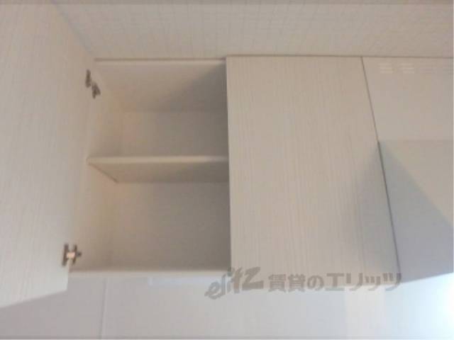 キッチン　上部収納