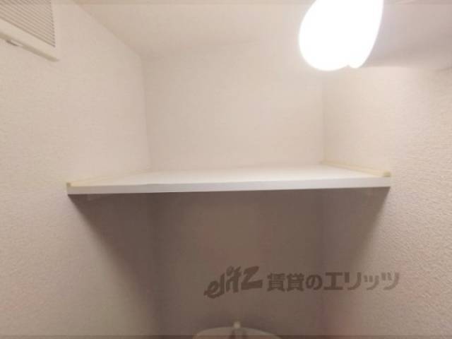 トイレ　棚