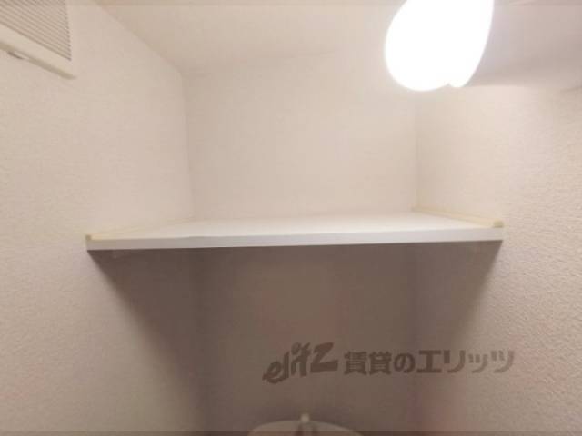 トイレ　棚