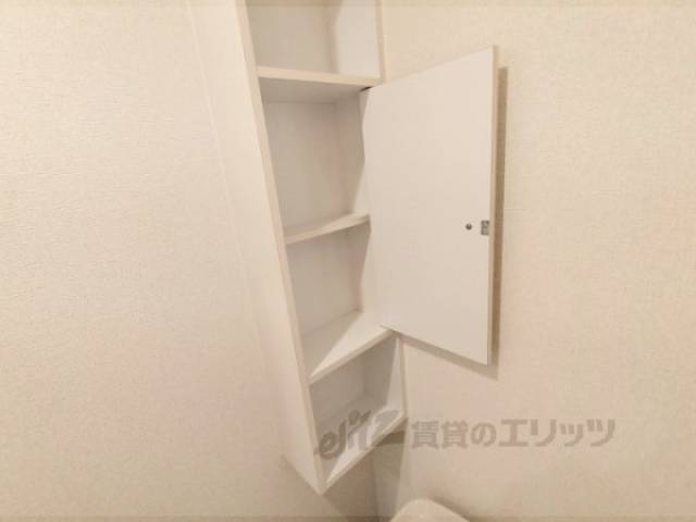 トイレ　棚