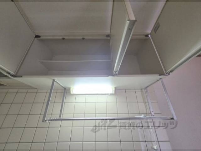 キッチン　上収納