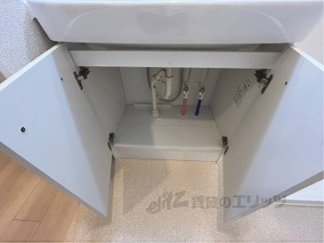 洗面所　洗面所下部収納