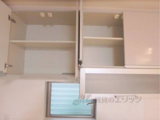 キッチン　上部収納