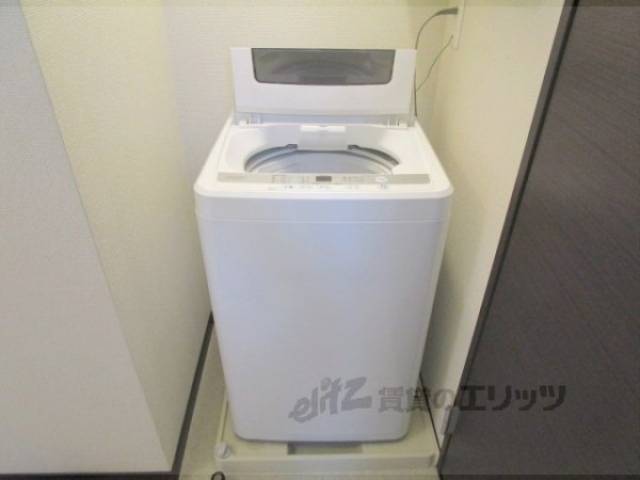 洗濯機置場　洗濯機