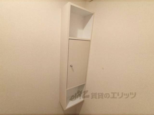 トイレ　棚