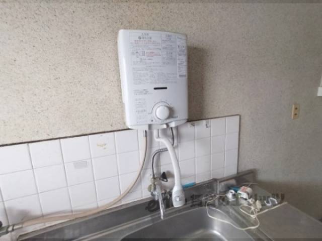 キッチン　給湯器