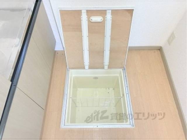 キッチン　床下収納