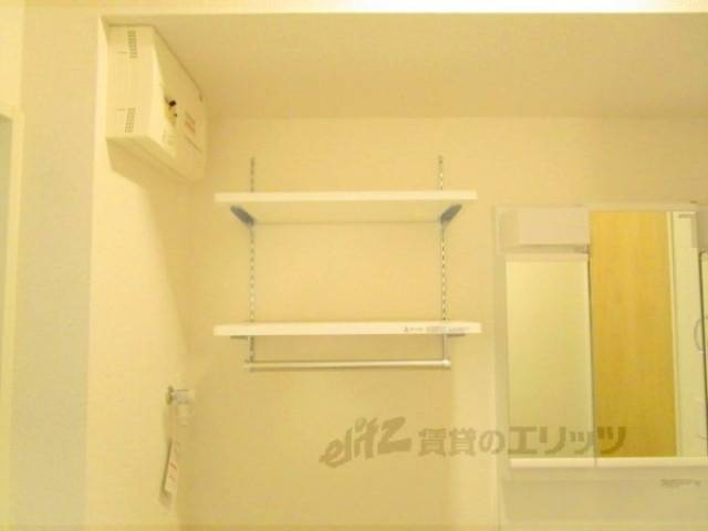 洗濯機置場　収納