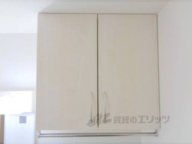 洗面所　洗濯機上収納