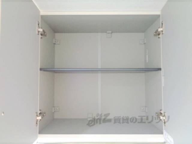 洗面所　洗濯機上収納