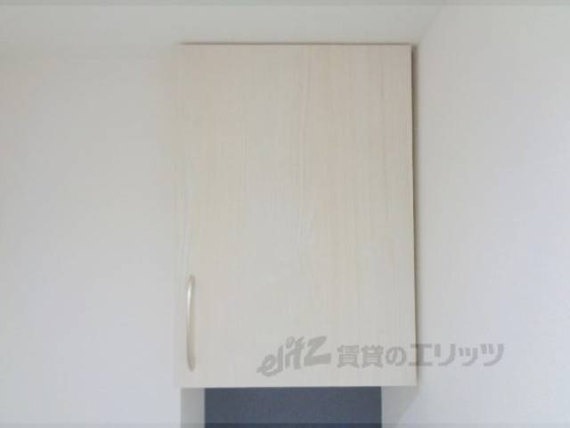 トイレ　上収納