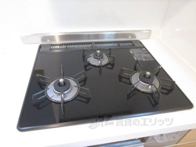 キッチン　ガス3口コンロ