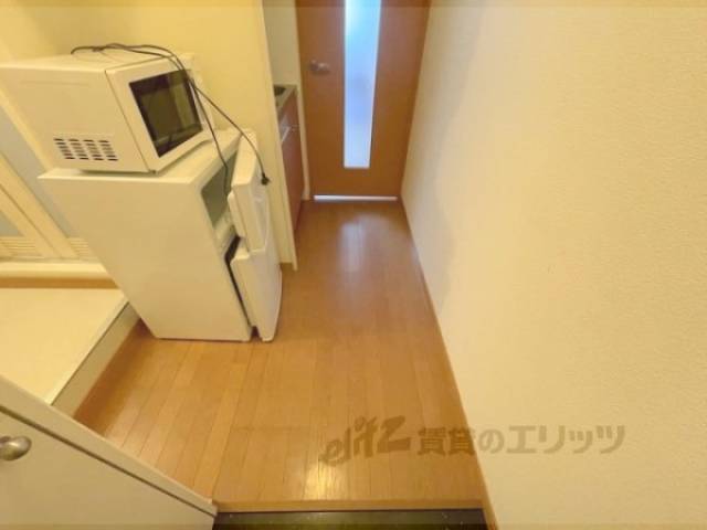 廊下　電子レンジと冷蔵庫