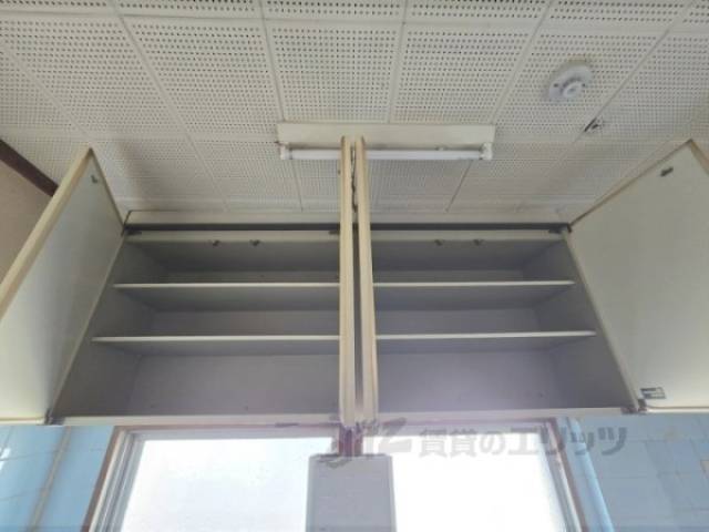 キッチン　上収納