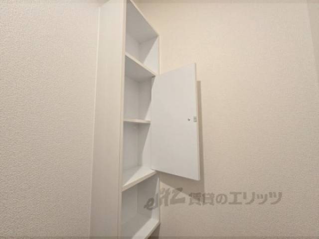 トイレ　上収納