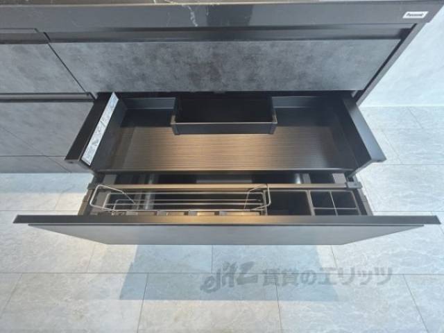 キッチン　下部収納