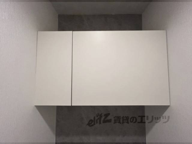 トイレ　上部収納