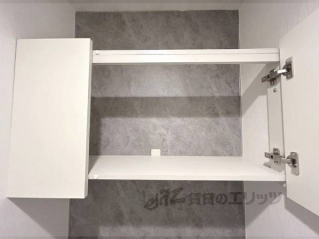 トイレ　上部収納