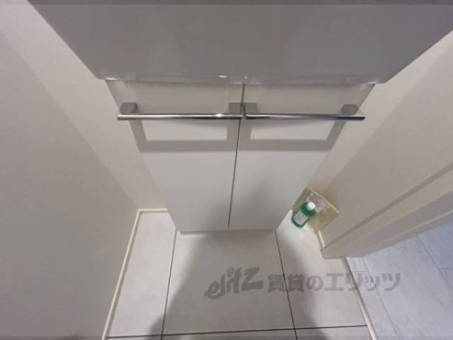 トイレ　下部収納