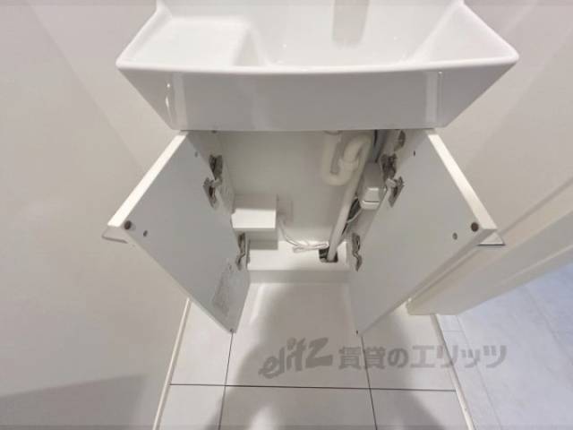 トイレ　下部収納