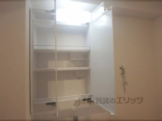 洗面所　収納上部