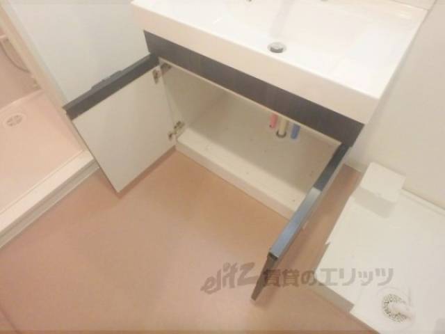洗面所　収納下部