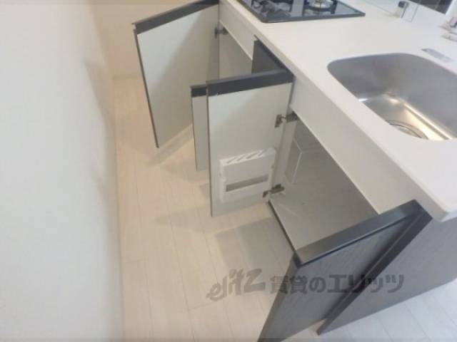 キッチン　収納下部