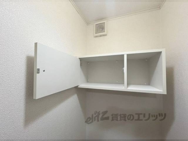 トイレ　棚