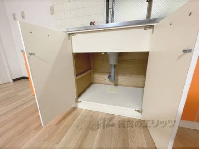 キッチン　シンク下収納