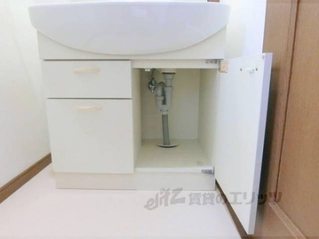 洗面所　下部収納