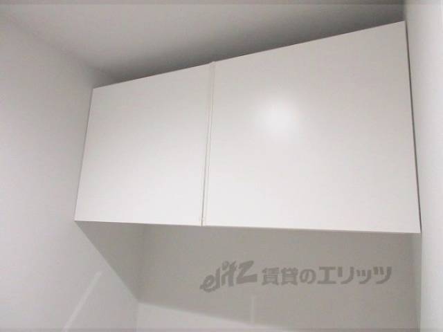トイレ　上部収納