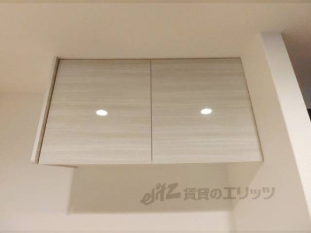 キッチン　上部収納