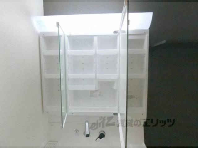 洗面所　上部収納