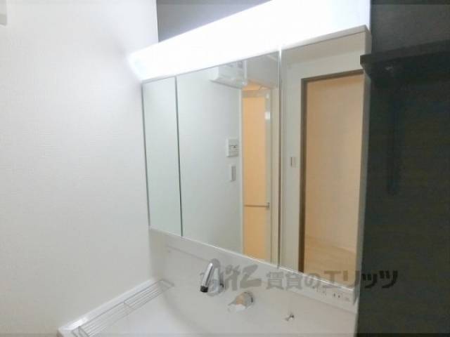 洗面所　上部収納