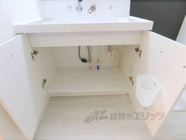 洗面所　下部収納