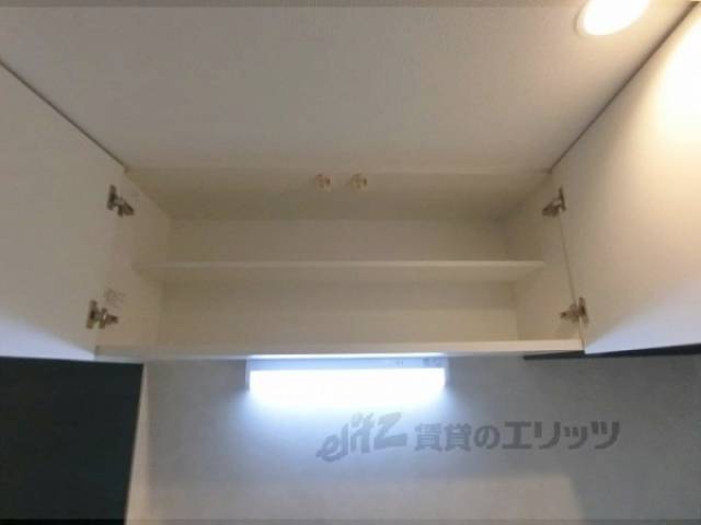 キッチン　上部収納