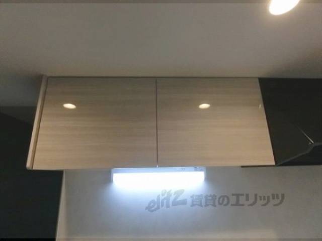 キッチン　上部収納