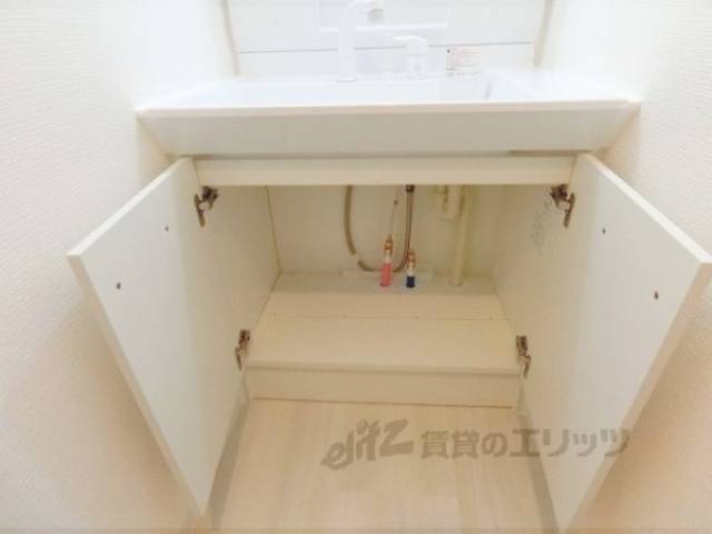 洗面所　下部収納